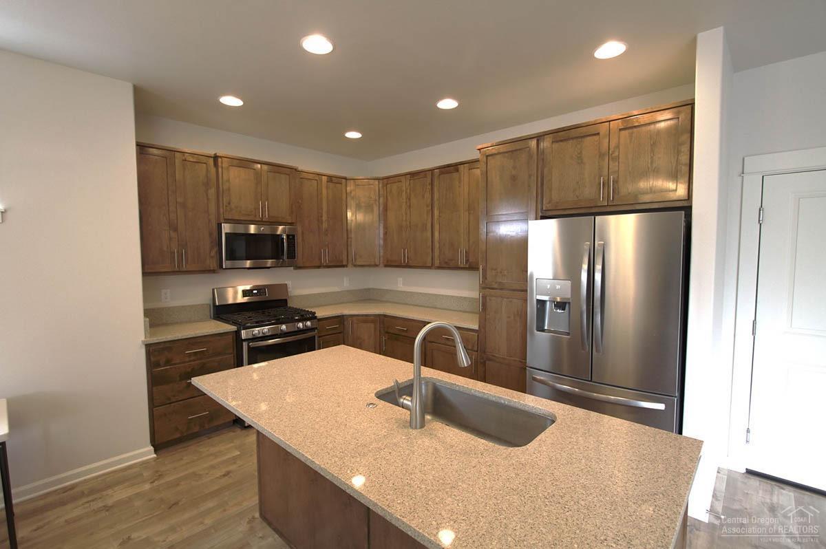 61577 Southeast Alstrup Road Bend, OR 97702 - Photo 5 of 21 Additional Photo