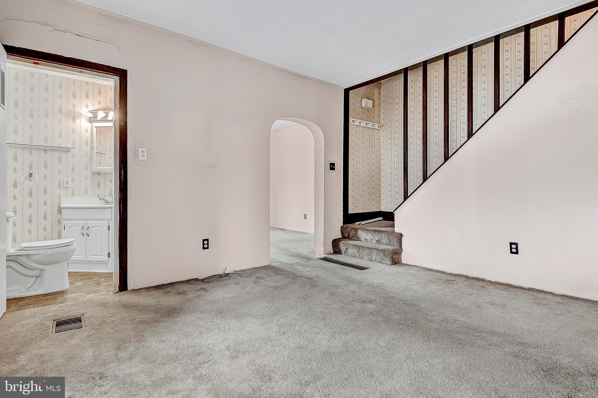 112 Roberts Valley Road Harrisburg, PA 17110 - Photo 10 of 32 Gallery Image 10