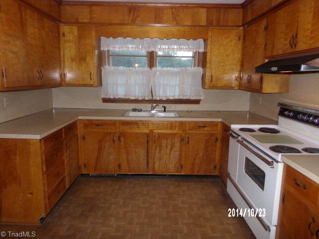 975 Lewis Fork Baptist Church Road Ferguson, NC 28624 - Photo 13 of 31 Gallery Image 13