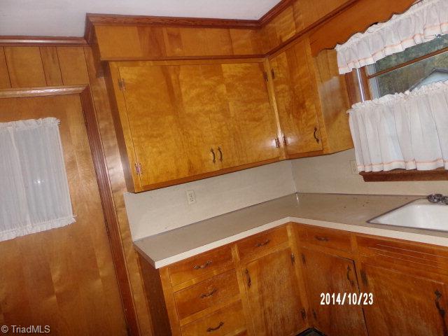 975 Lewis Fork Baptist Church Road Ferguson, NC 28624 - Photo 15 of 31 Gallery Image 15