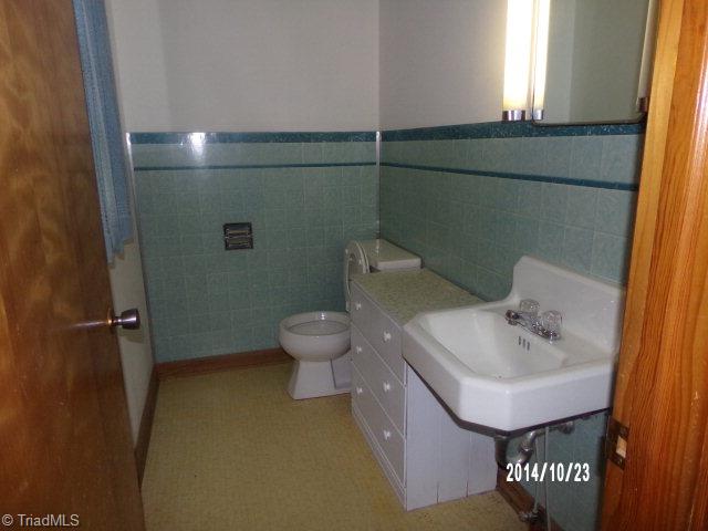 975 Lewis Fork Baptist Church Road Ferguson, NC 28624 - Photo 18 of 31 Gallery Image 18