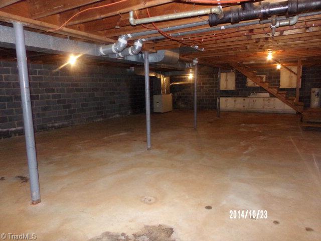 975 Lewis Fork Baptist Church Road Ferguson, NC 28624 - Photo 7 of 31 Gallery Image 7