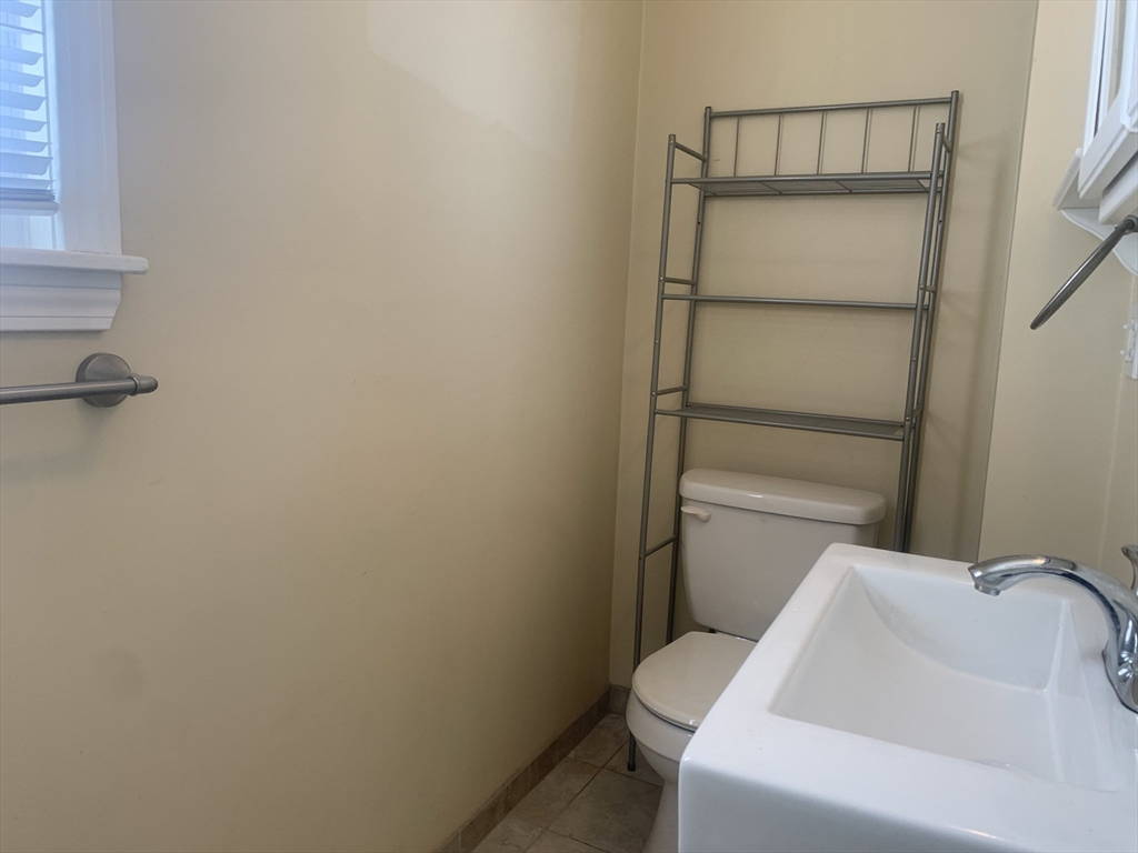 3 Hawkes Street, Unit 2 Marblehead, MA 01945 - Photo 9 of 11