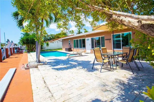 $5,000 | 360 Southeast 12th Avenue, Pompano Beach, FL 33060