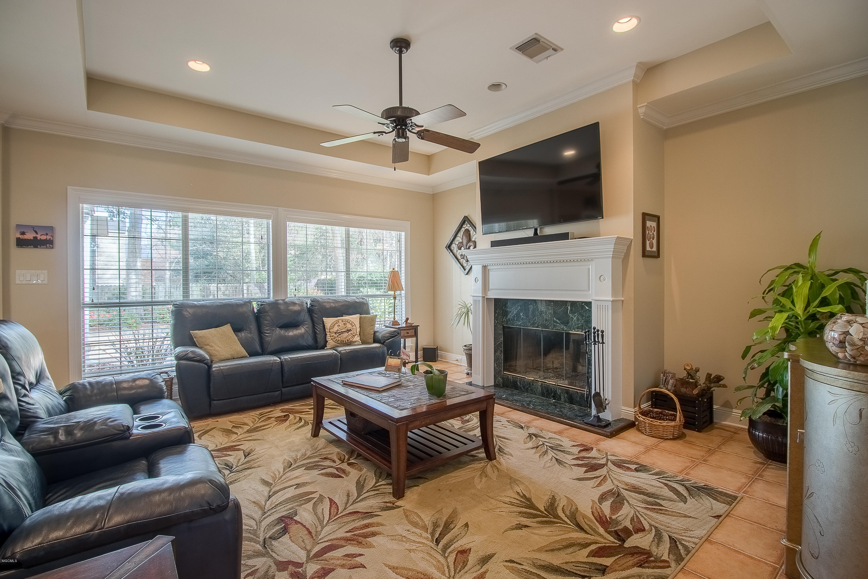 2560 Rue Palafox Biloxi, MS 39531 - Photo 5 of 21 34716969-2E1C-438C-AC6C-CB5DDB641FFD