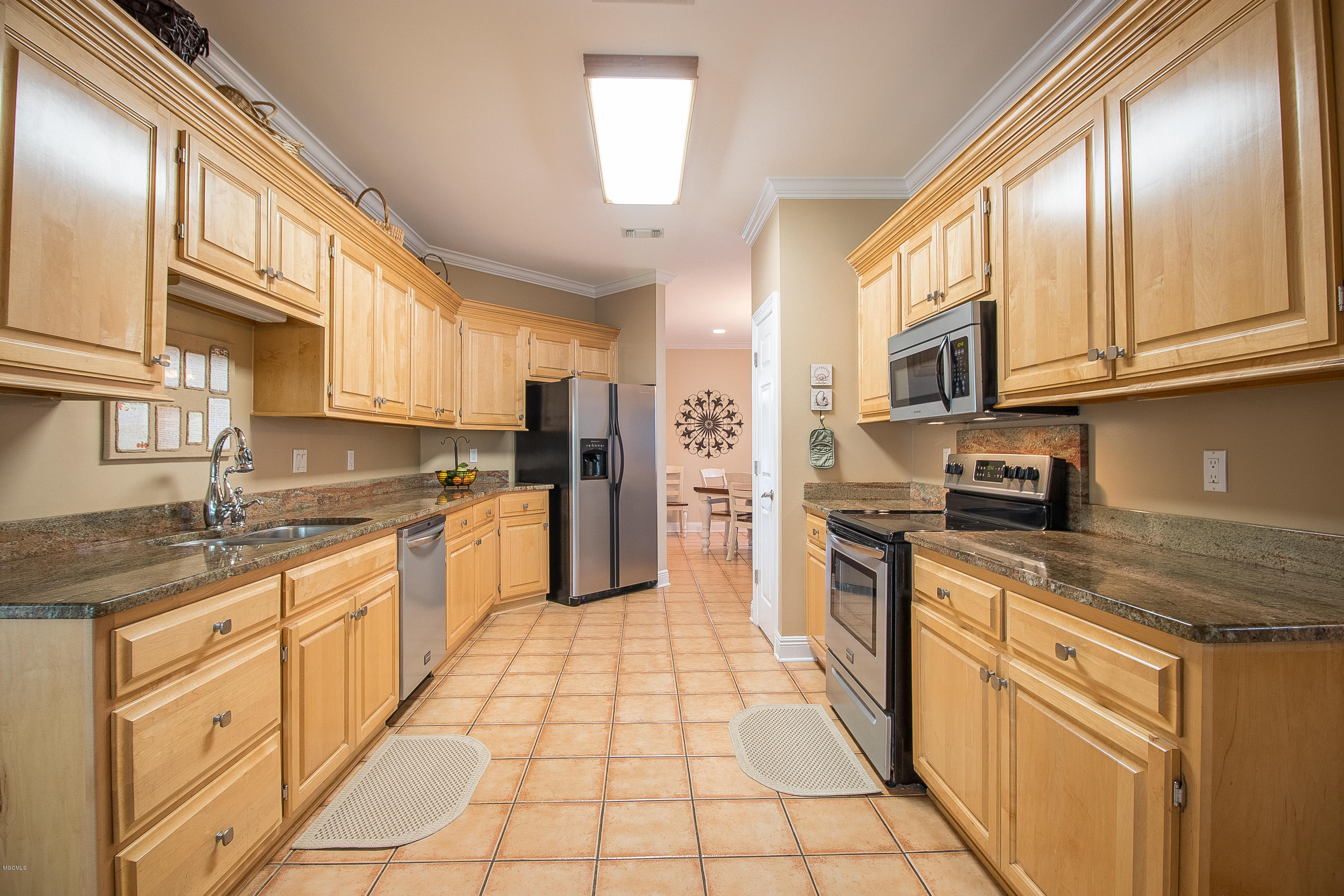 2560 Rue Palafox Biloxi, MS 39531 - Photo 8 of 21 9FE46A15-1727-4EA0-9266-DB546779281C