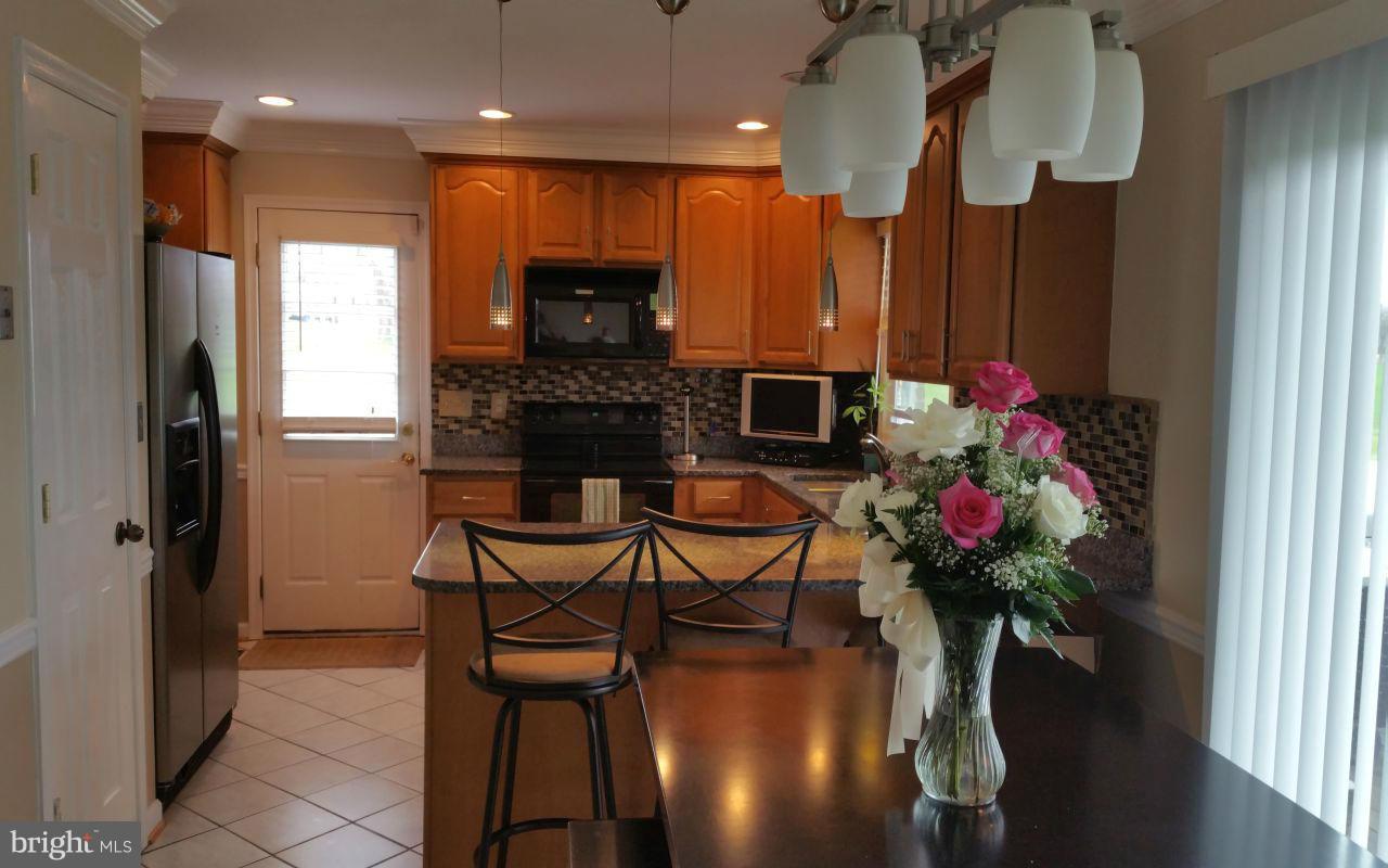 9825 Hawkins Creamery Road Damascus, MD 20872 - Photo 11 of 26 Kitchen