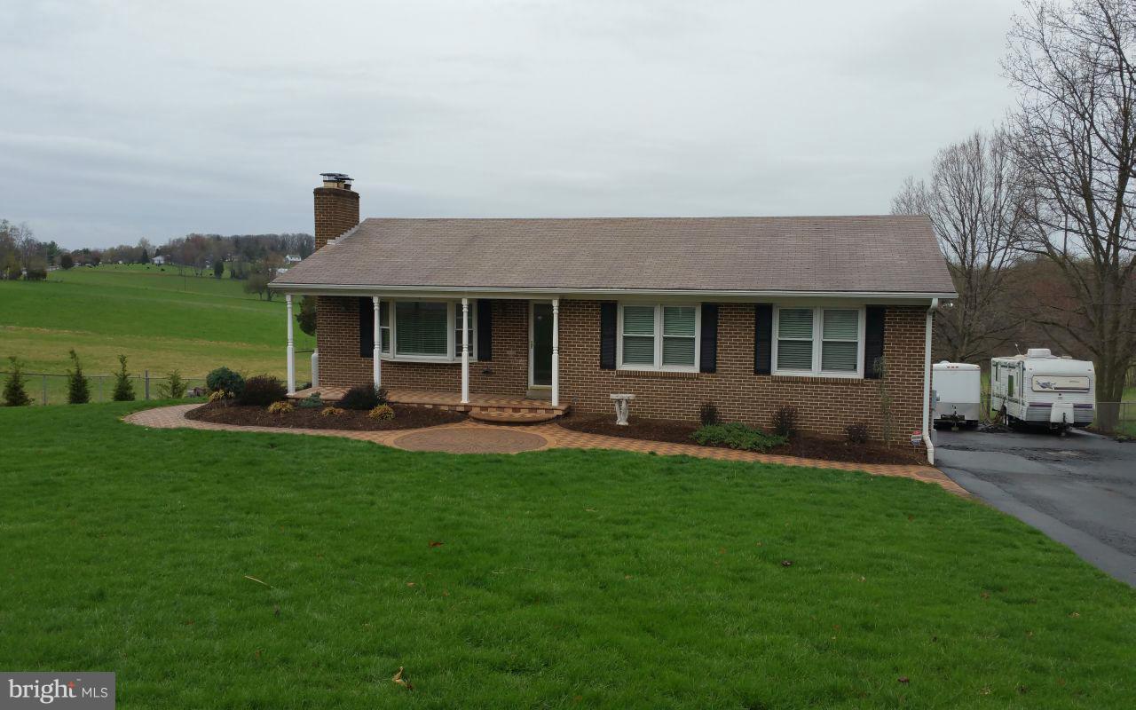9825 Hawkins Creamery Road Damascus, MD 20872 - Photo 3 of 26 Exterior (Front)
