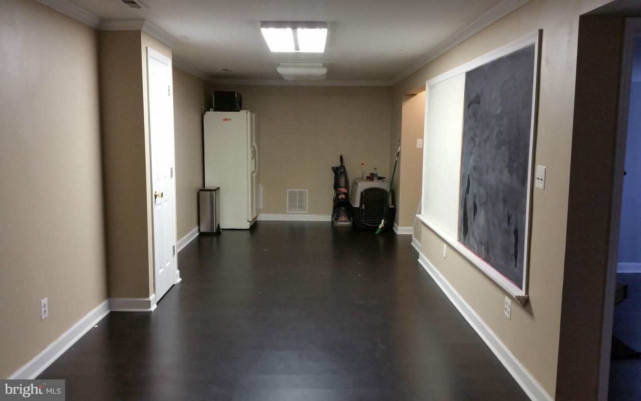 9825 Hawkins Creamery Road Damascus, MD 20872 - Photo 23 of 26 Family Room