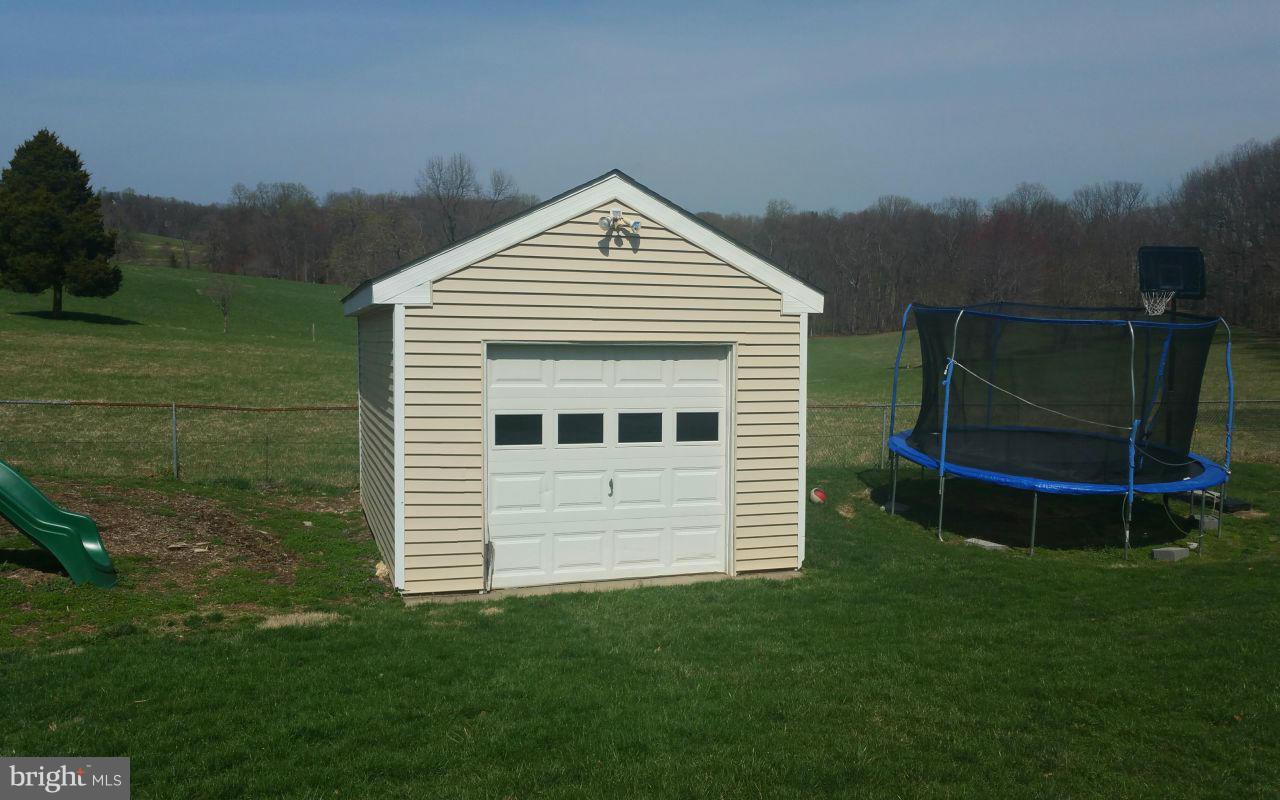 9825 Hawkins Creamery Road Damascus, MD 20872 - Photo 7 of 26 Exterior (Rear)