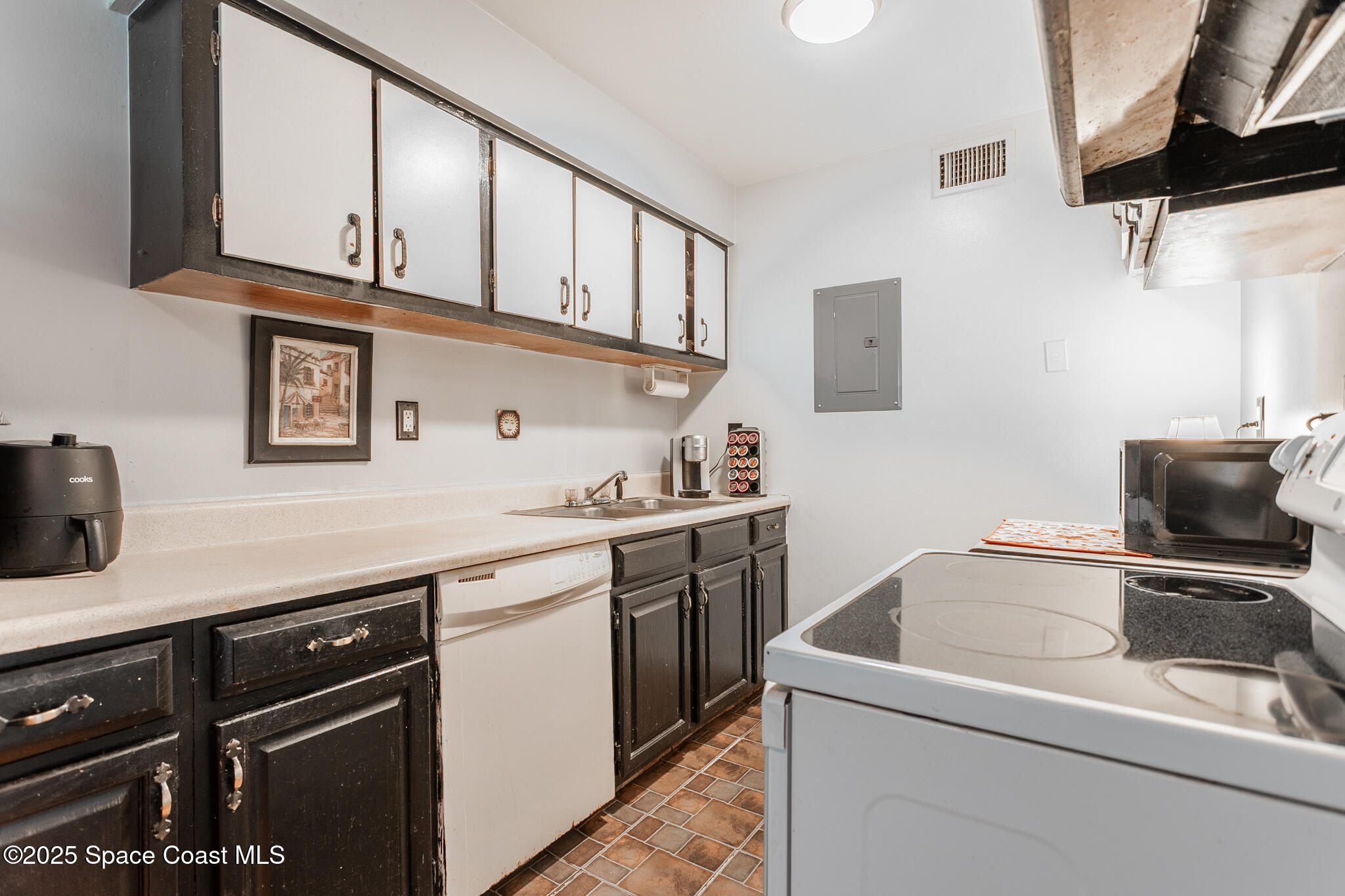 1225 North Wickham Road, Unit 712 Melbourne, FL 32935 - Photo 19 of 24 Kitchen