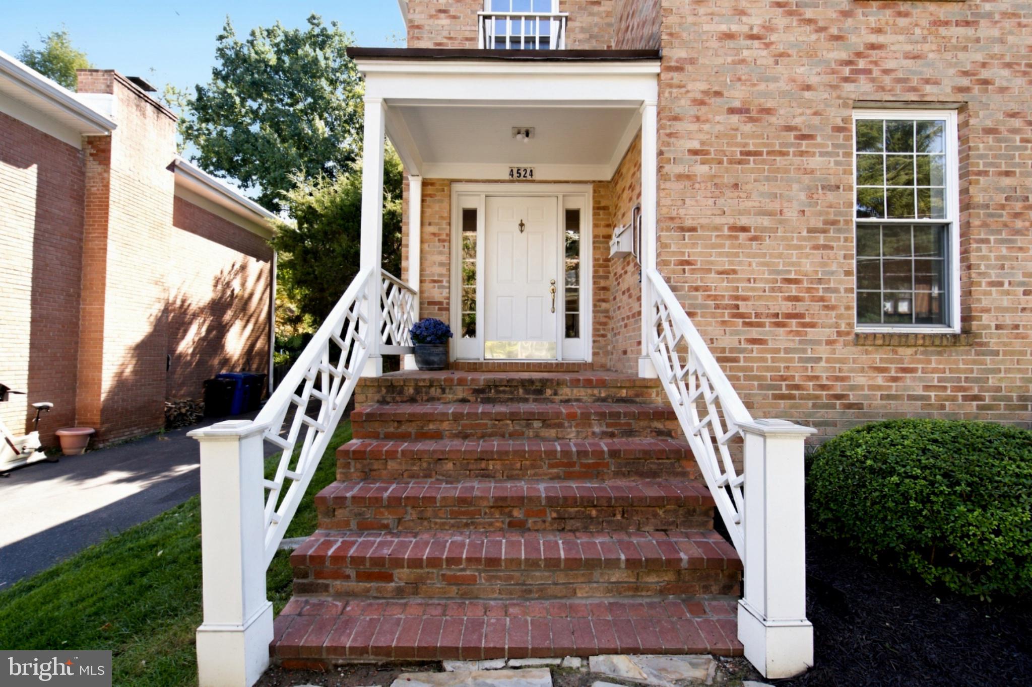 4524 25th Road North Arlington, VA 22207 - Photo 9 of 66 Front Steps and Door