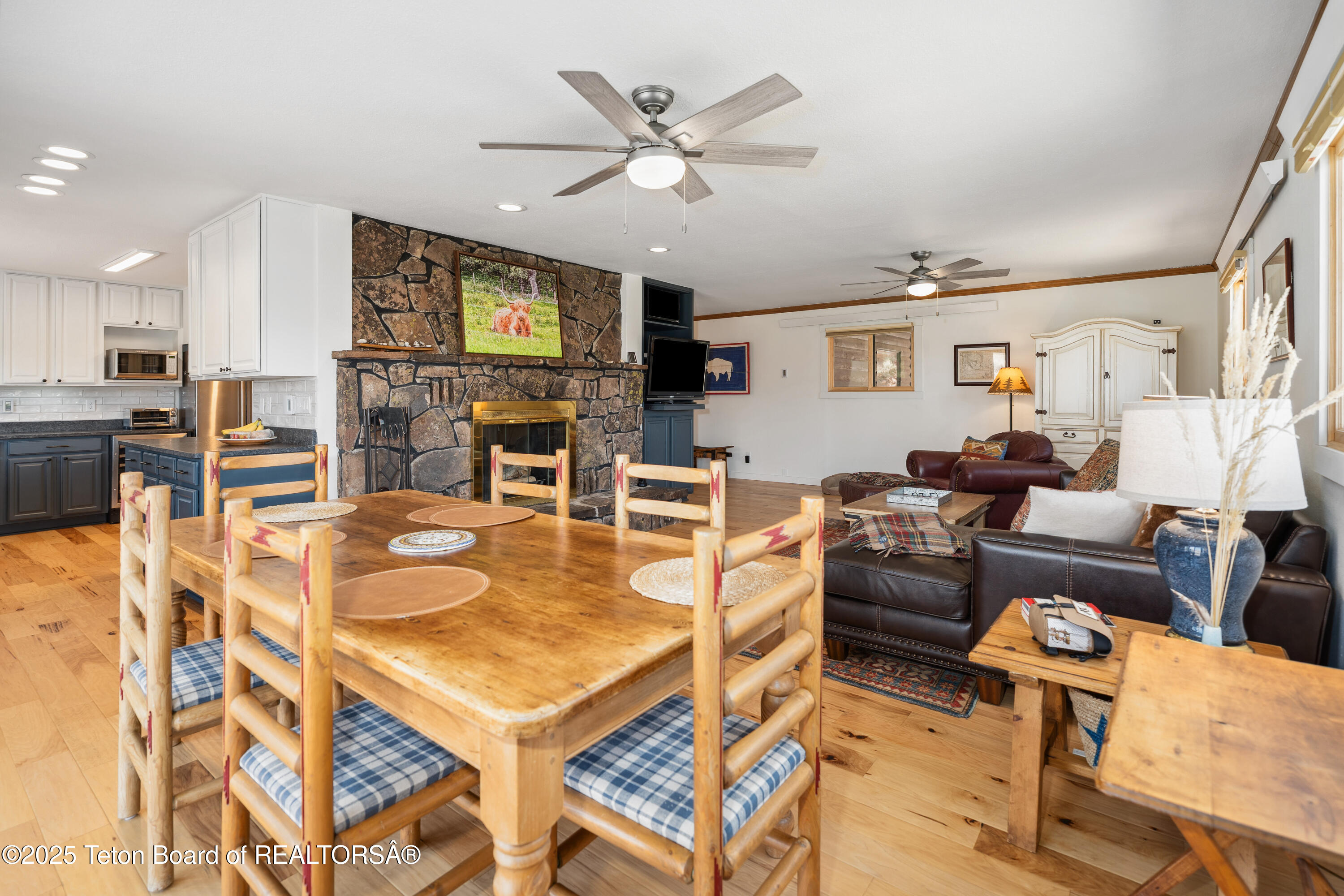 9 Warm Springs Road Dubois, WY 82513 - Photo 8 of 47 005