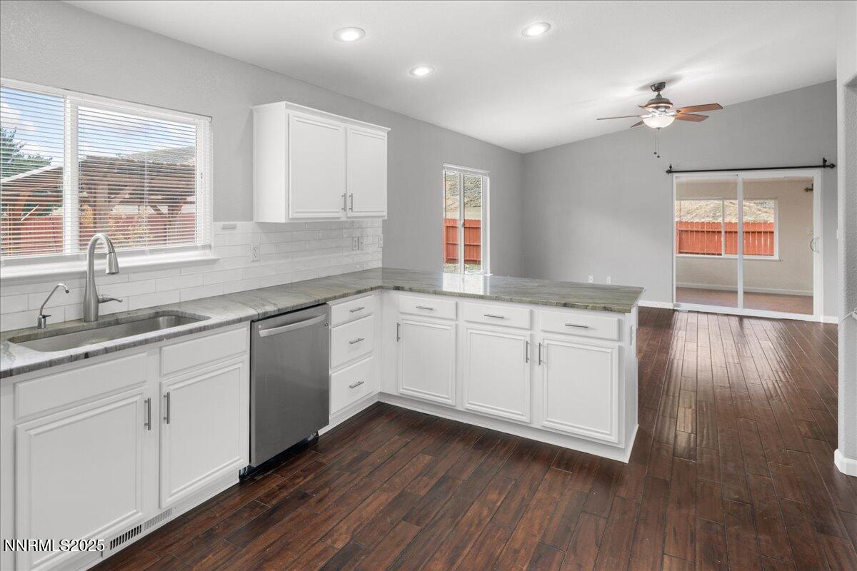 17950 Drift Creek Court Reno, NV 89508 - Photo 11 of 37 08-DSC_0595