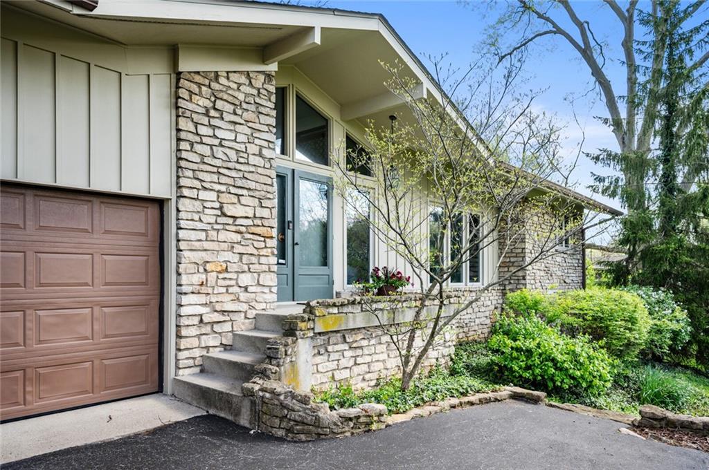 4926 Cavendish Road Indianapolis, IN 46220 - Photo 4 of 32