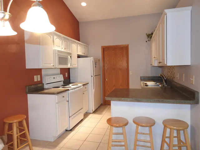 $213,500 | 910 High Point Drive, Rockton, IL 61072