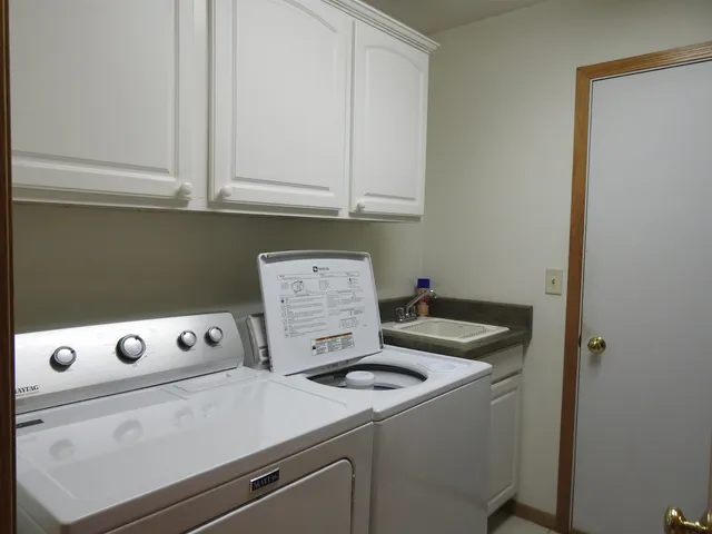 $213,500 | 910 High Point Drive, Rockton, IL 61072