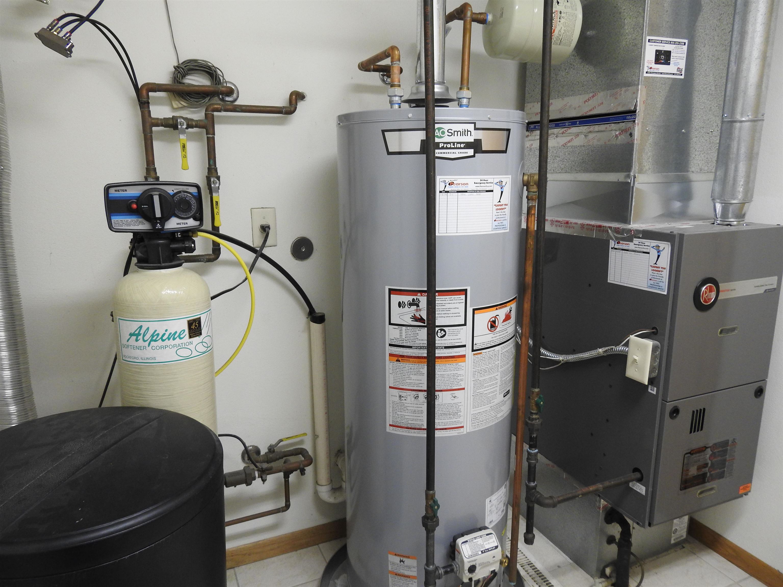 910 High Point Drive Rockton, IL 61072 - Photo 14 of 14 a room with gym equipment