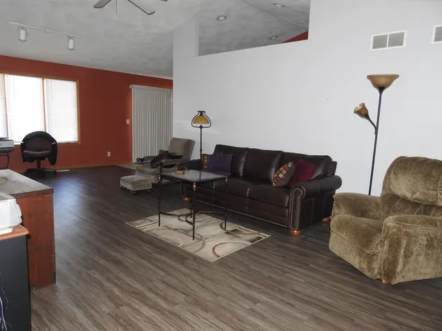 $213,500 | 910 High Point Drive, Rockton, IL 61072