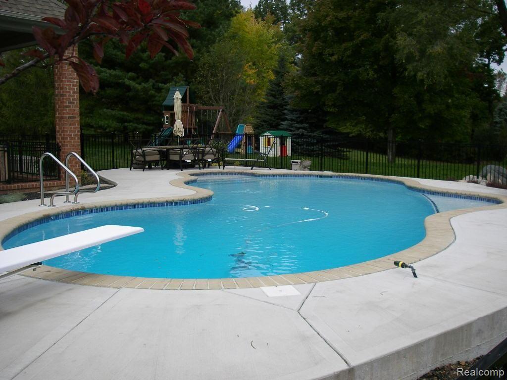 8855 Inverness Washington, MI 48095 - Photo 5 of 6 Pool