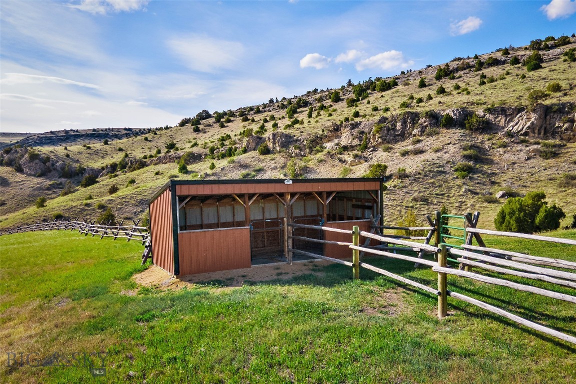 1460 Horseshoe Gulch Road Manhattan, MT 59741 - Photo 10 of 99 Gallery Image 10