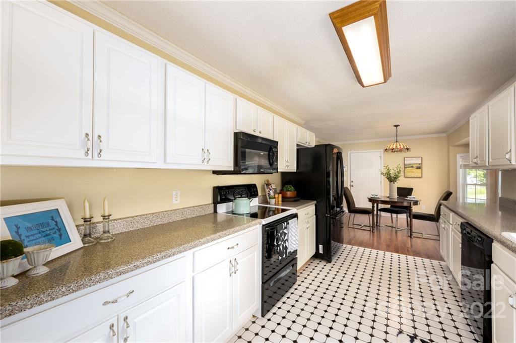 163 Justice Ridge Road Candler, NC 28715 - Photo 19 of 41 Gallery Image 19