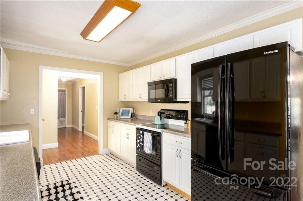 163 Justice Ridge Road Candler, NC 28715 - Photo 20 of 41 Gallery Image 20