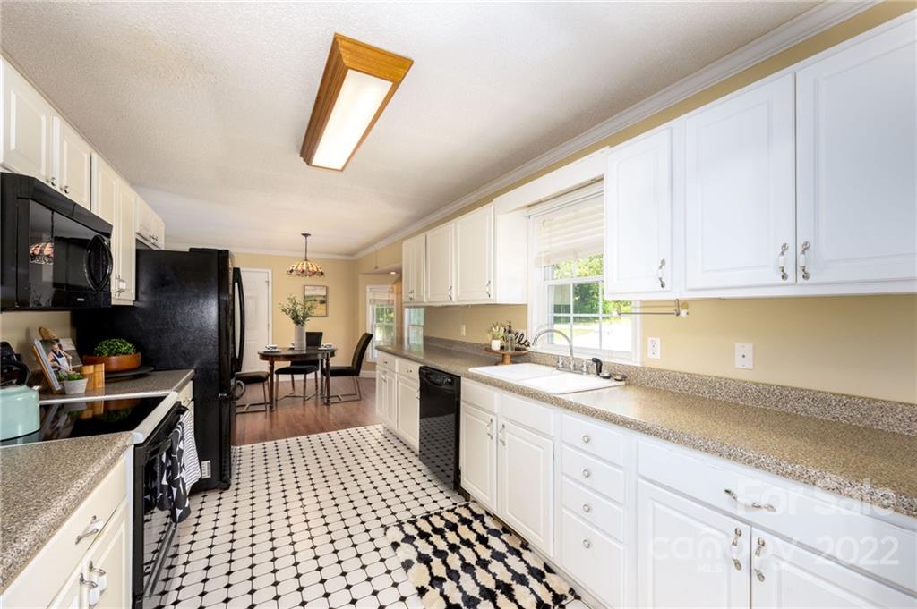 163 Justice Ridge Road Candler, NC 28715 - Photo 21 of 41 Gallery Image 21