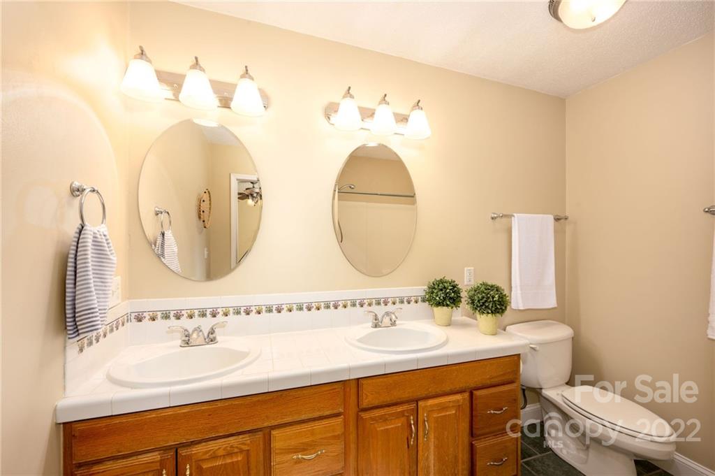 163 Justice Ridge Road Candler, NC 28715 - Photo 25 of 41 Gallery Image 25