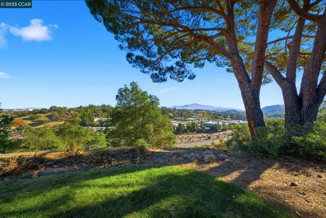 $829,000 | 1940 Golden Rain Road, Unit 5, Walnut Creek, CA 94595