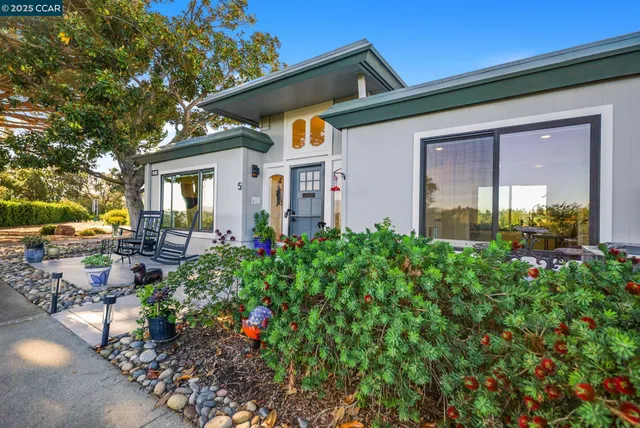 a view of a living room