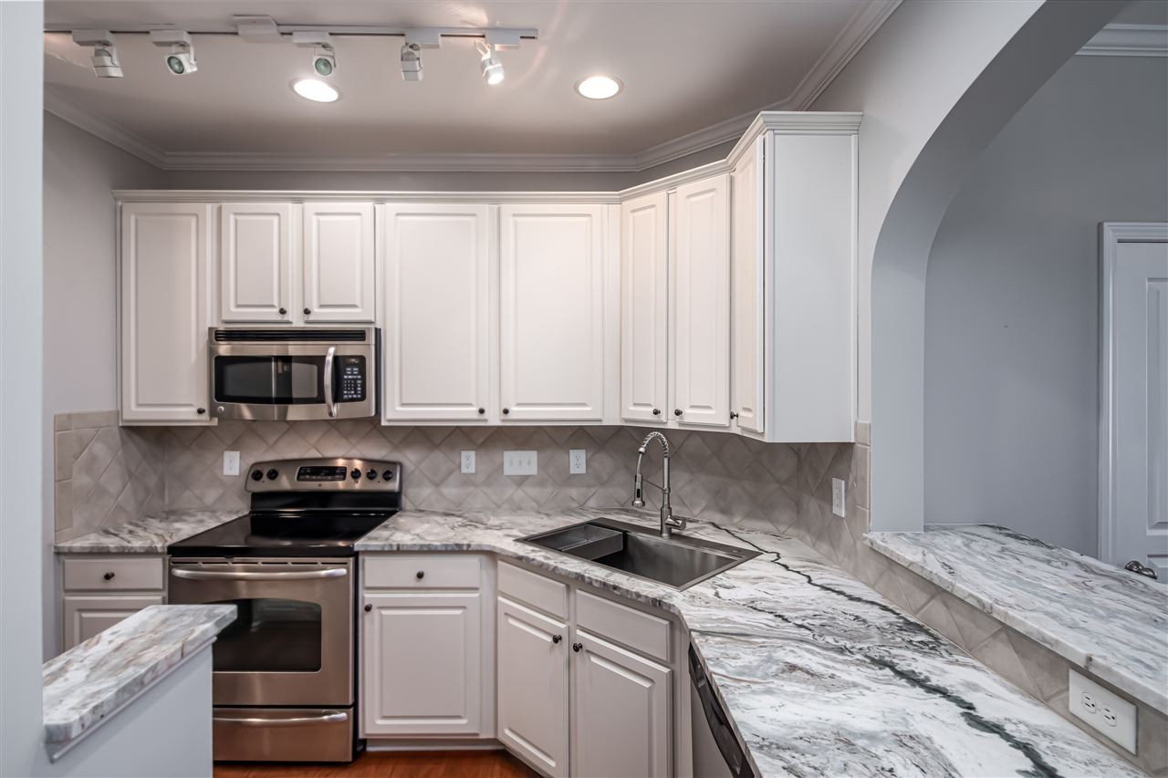4612 Kings Garden Road Raleigh, NC 27612 - Photo 6 of 30 Kitchen