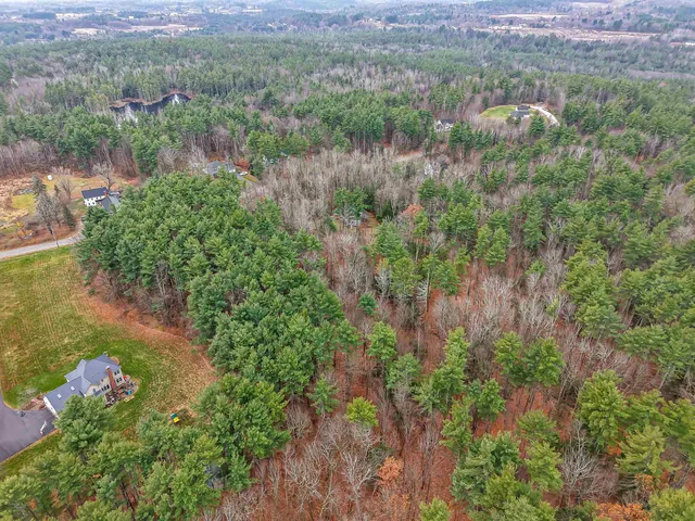 $229,000 | 7 Dow Road, Unit 7, Mont Vernon, NH 03057