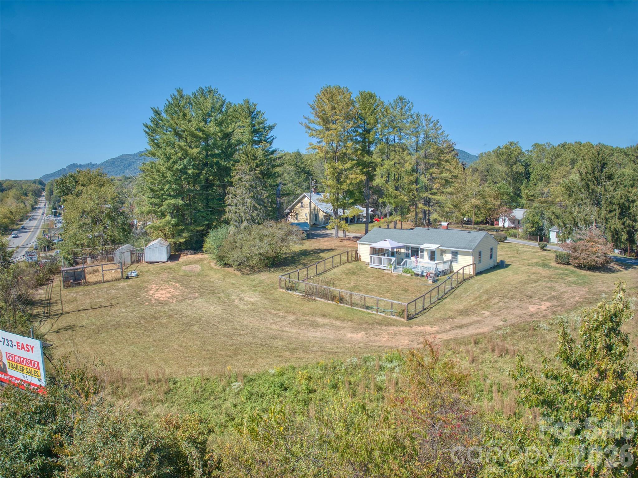 99 Justice Ridge Road Candler, NC 28715 - Photo 5 of 33 Gallery Image 5