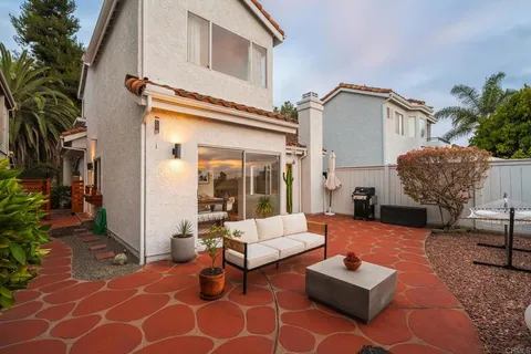 $1,015,000 | 1575 Golfcrest Place, Vista, CA 92081