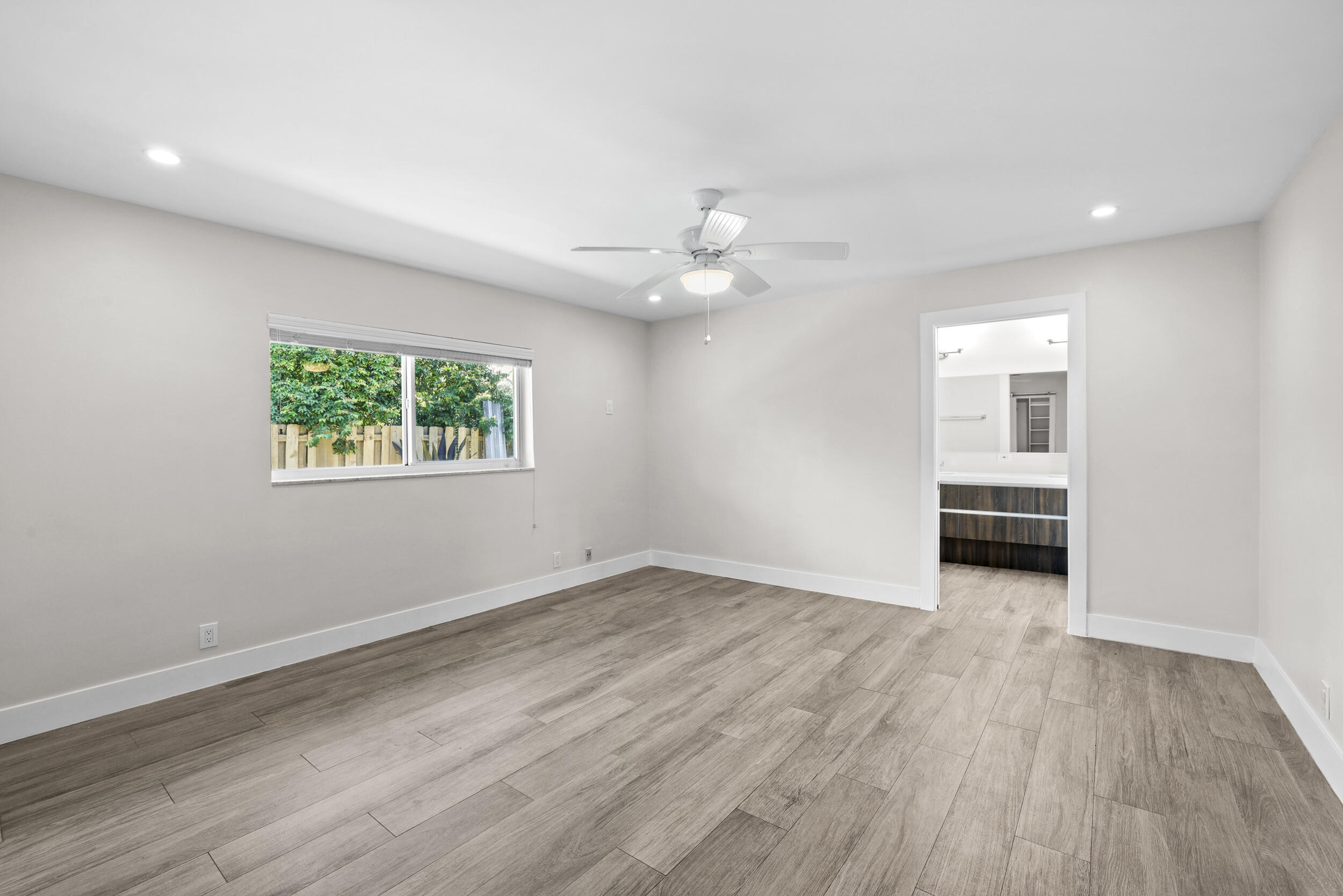4240 Northeast 22nd Terrace Lighthouse Point, FL 33064 - Photo 21 of 54 22__62_2305