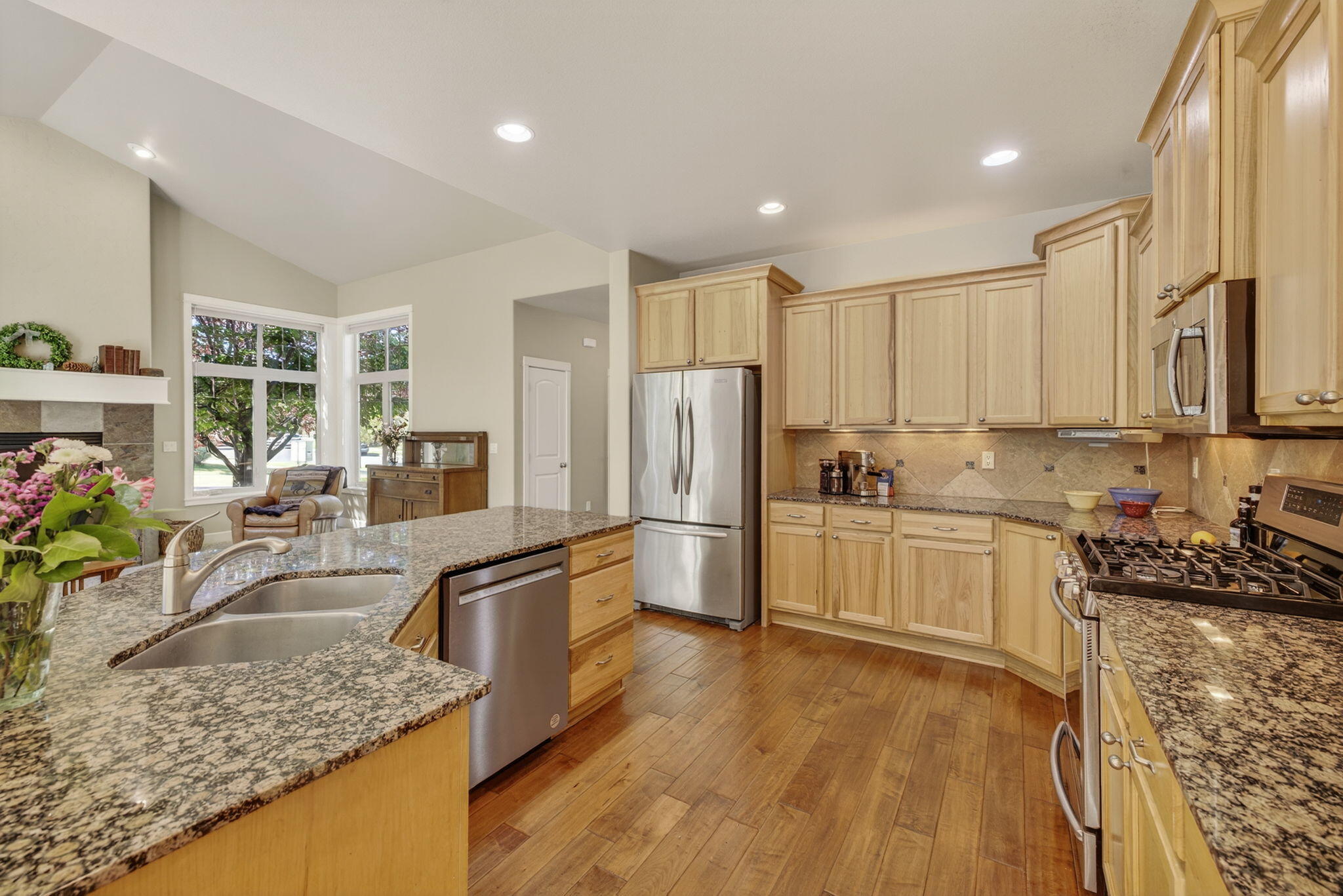 19601 Hollygrape Street Bend, OR 97702 - Photo 16 of 39 KItchen