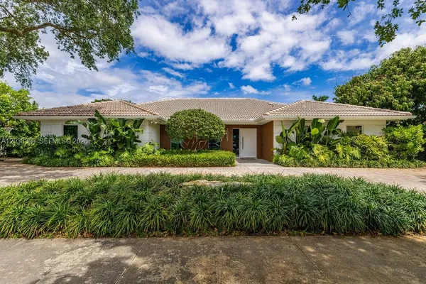 $2,980,000 | 2021 Northeast 212th Street, Miami, FL 33180