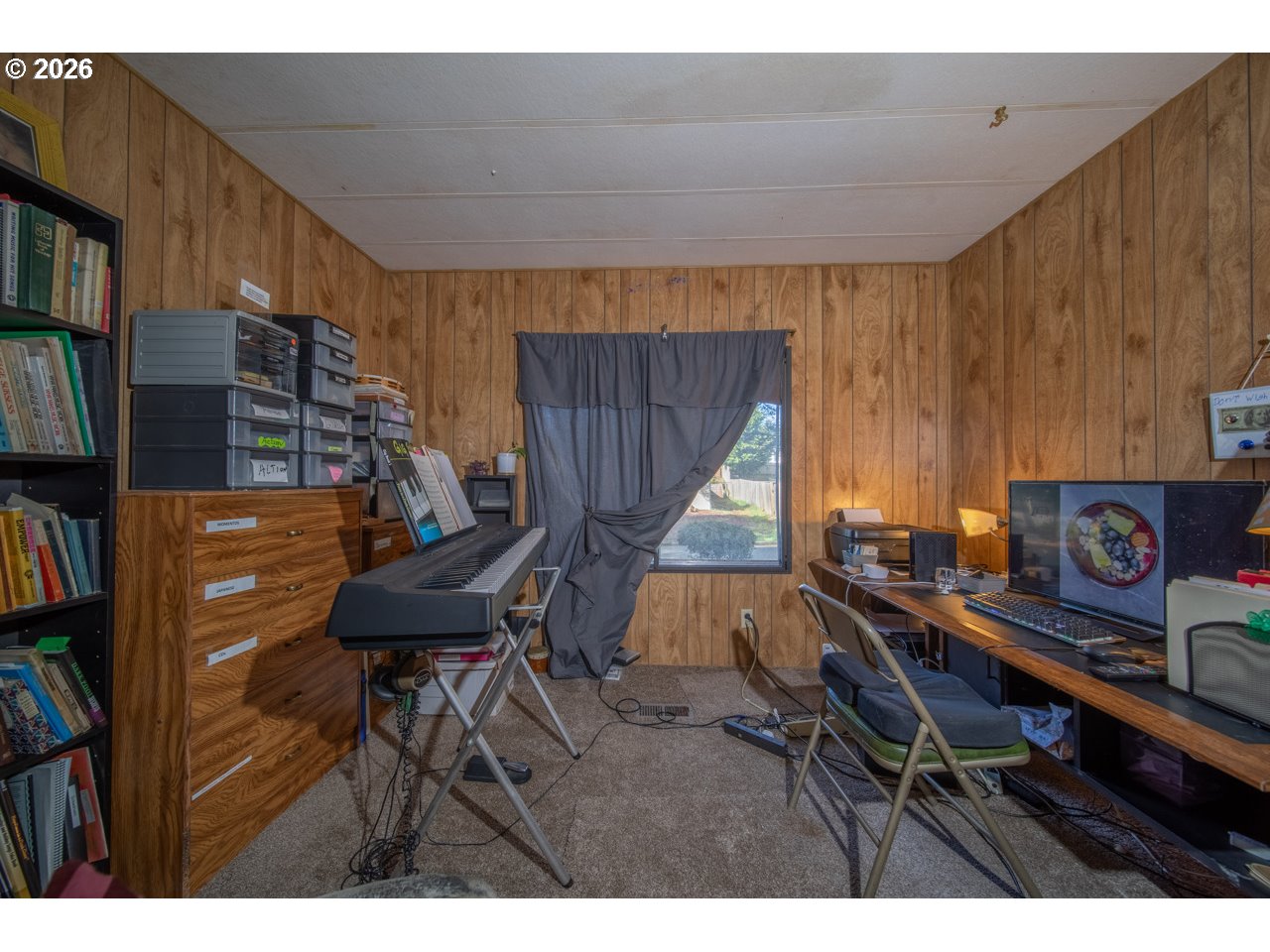 530 Myeena Loop Florence, OR 97439 - Photo 26 of 33 Bedroom