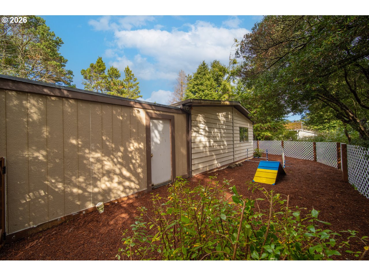 530 Myeena Loop Florence, OR 97439 - Photo 29 of 33 Backyard