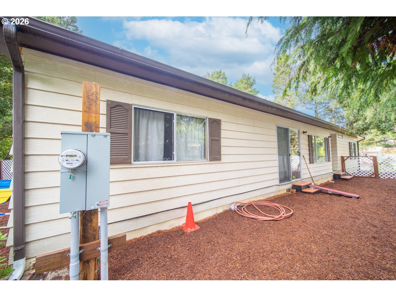 530 Myeena Loop Florence, OR 97439 - Photo 30 of 33 Yard