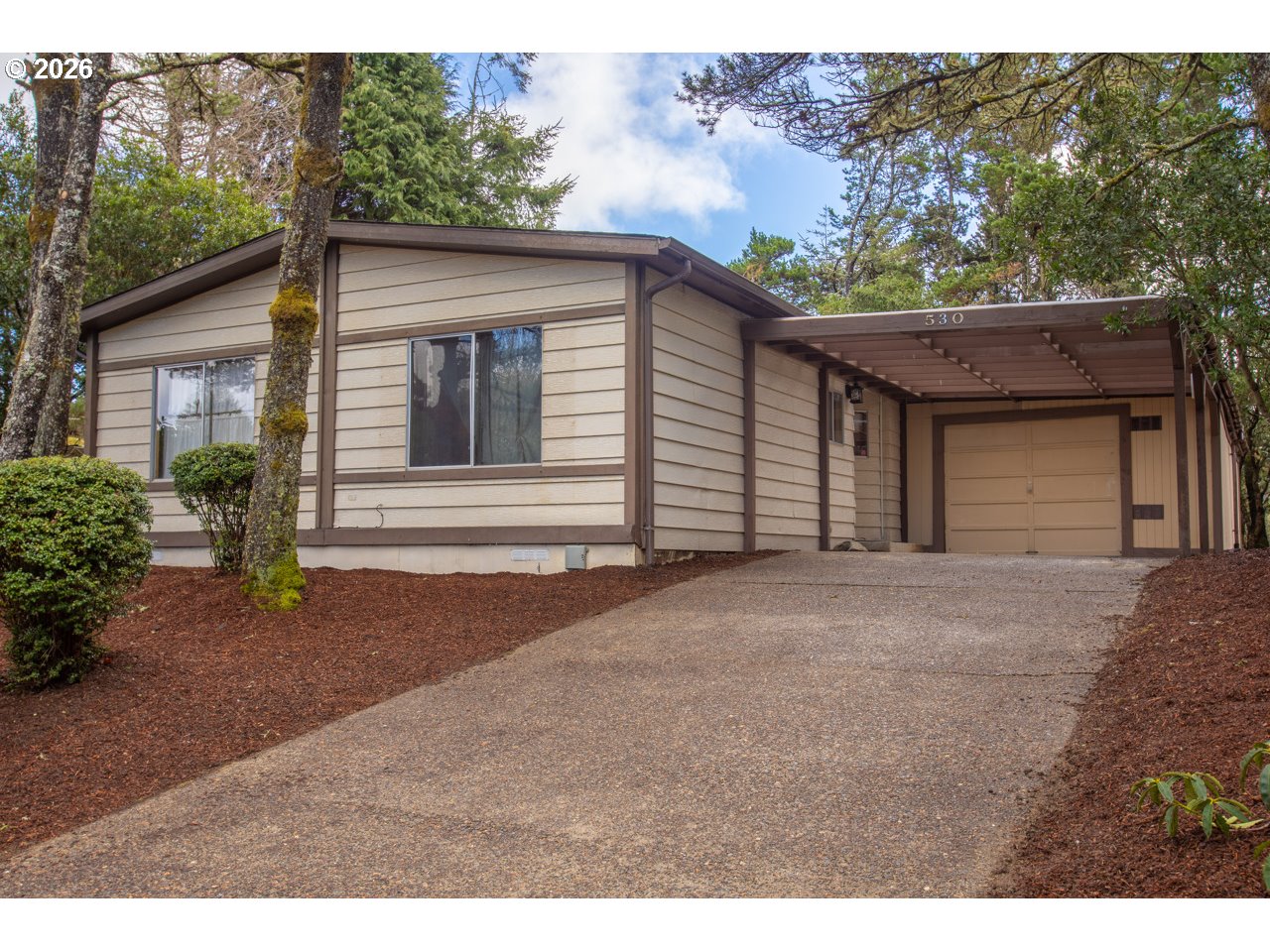 530 Myeena Loop Florence, OR 97439 - Photo 3 of 33