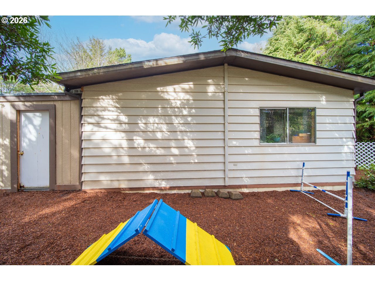 530 Myeena Loop Florence, OR 97439 - Photo 31 of 33 Backyard