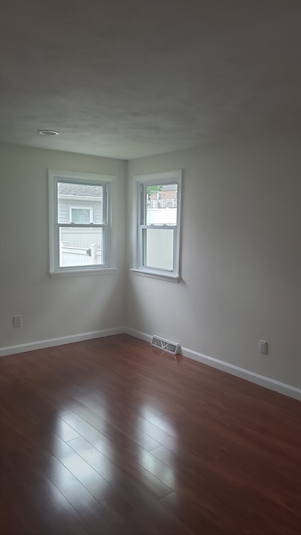 39 Westport Road Worcester, MA 01605 - Photo 20 of 40