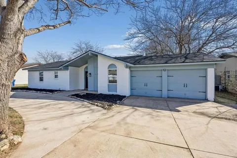 $265,000 | 312 East Hampton Road, Crowley, TX 76036