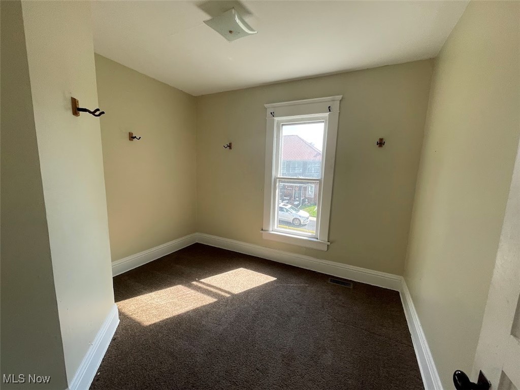 338 Locust Street Coshocton, OH 43812 - Photo 13 of 15