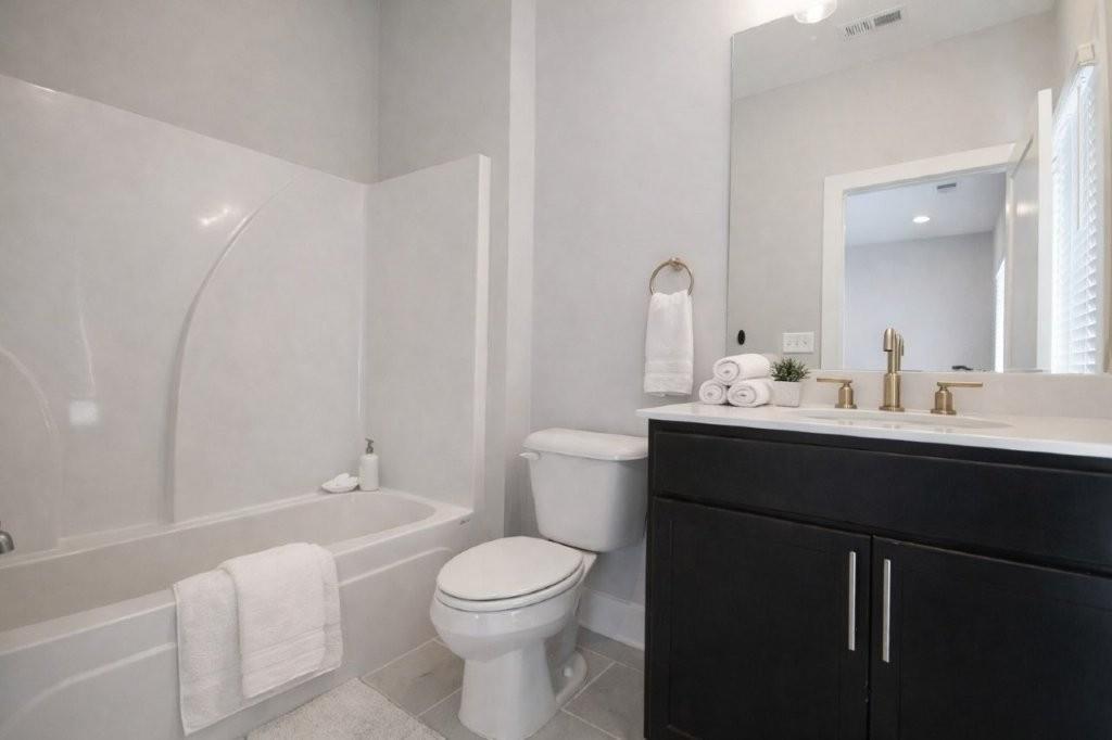 2475 Sycamore Road Northwest Atlanta, GA 30318 - Photo 17 of 24