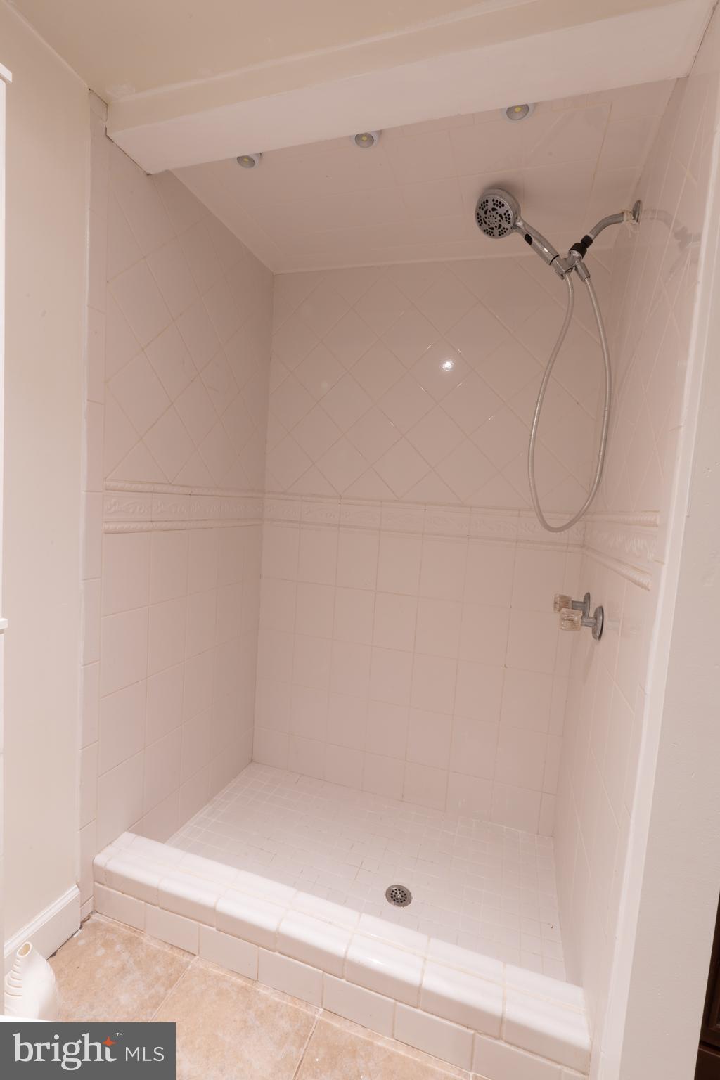 3618 Emerald Street Philadelphia, PA 19134 - Photo 18 of 34 a bathroom with a shower