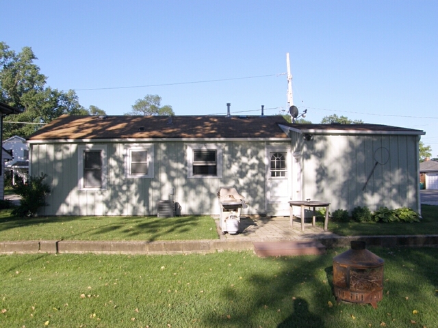 130 Bay Road Fox Lake, IL 60020 - Photo 7 of 21 a view of yard with outdoor seating