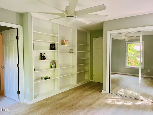 a picture of a glass window